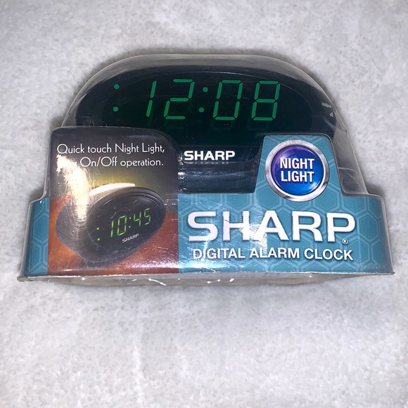 Sharp digital Alarm clock - Picture 1 of 5